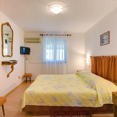 Apartment Tija *